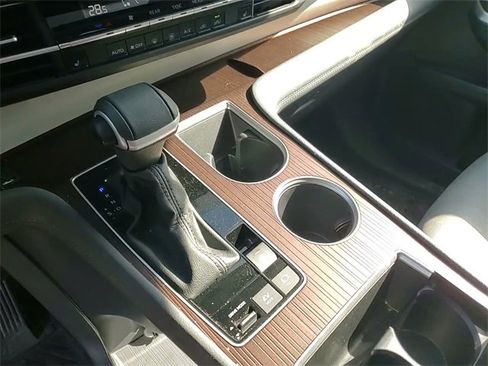 Used 2024 Toyota Sienna XLE image 18