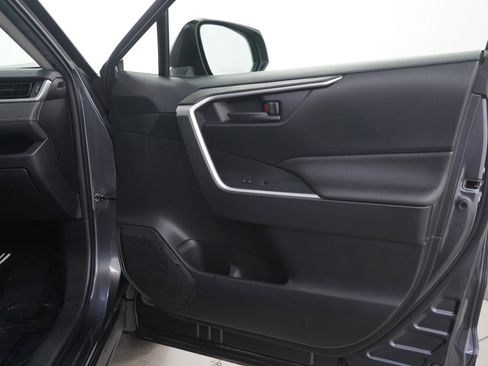 Used 2019 Toyota RAV4 LE w/ All Weather Liner Package AWD/4WD image 9