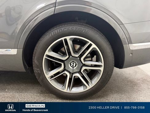 Used 2018 Bentley Bentayga AWD/4WD image 14