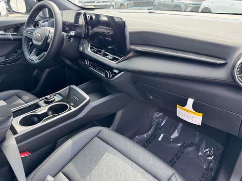 New 2026 Chevrolet Equinox LT w/ Convenience Package II image 6