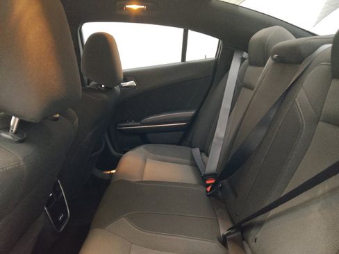Used 2022 Dodge Charger SXT w/ Driver Convenience Group RWD image 18