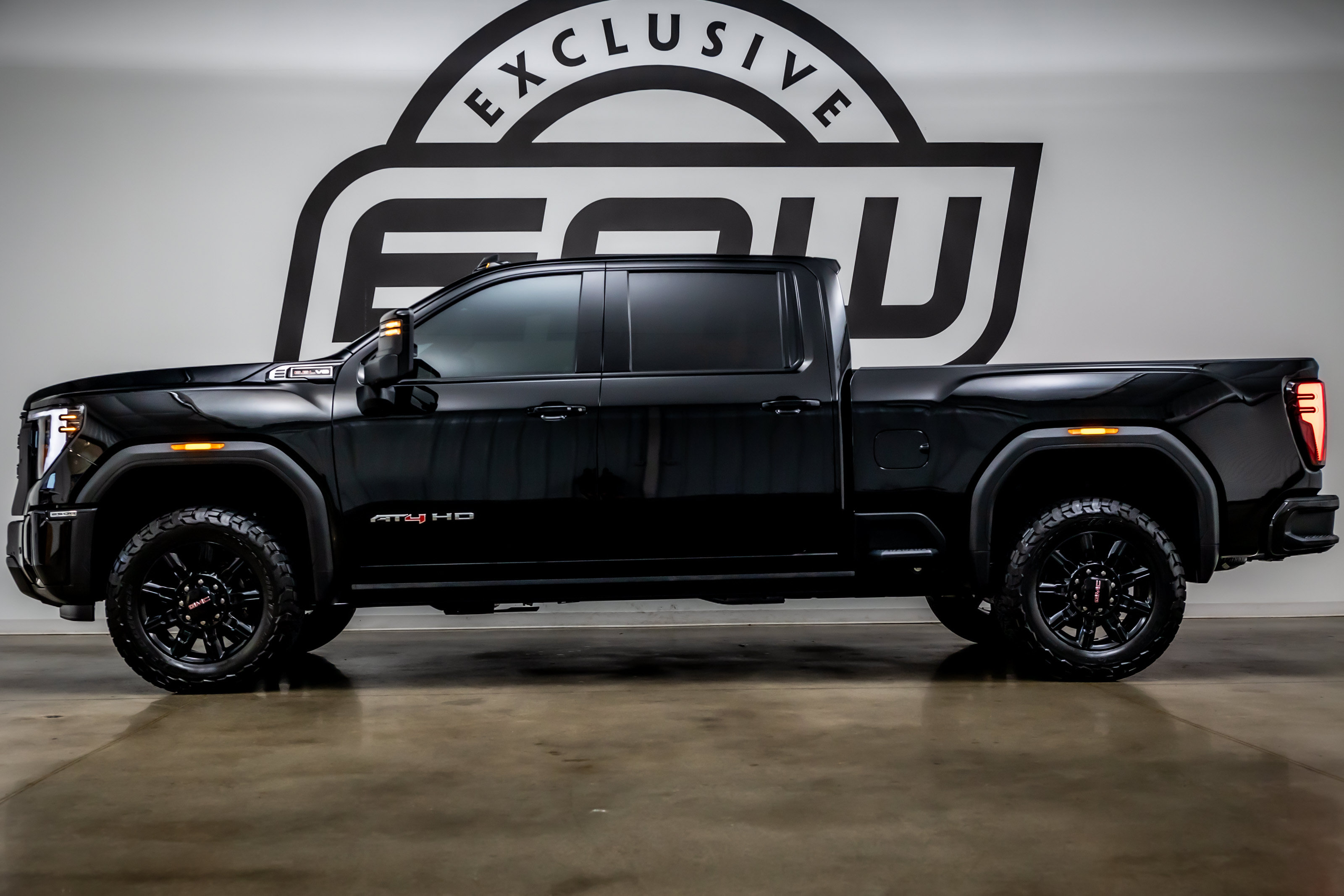 Used 2026 GMC Sierra 2500 AT4 w/ AT4 Premium Plus Package AWD/4WD image 6
