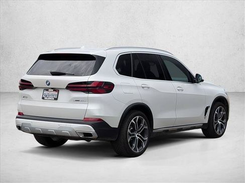 Used 2026 BMW X5 xDrive50e w/ Parking Assistance Package AWD/4WD image 5