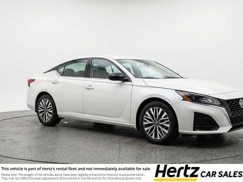 Used 2025 Nissan Altima 2.5 SV FWD image 1