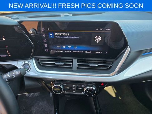 Certified 2025 Chevrolet Trax LT w/ LT Convenience Package image 12