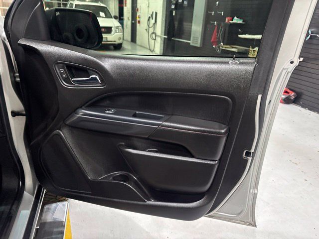 Used 2017 GMC Canyon SLE w/ All Terrain Package AWD/4WD image 38