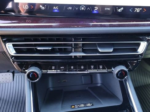 New 2026 Chevrolet Traverse Z71 w/ Enhanced Driving Package AWD/4WD image 25