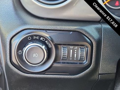 Used 2018 Jeep Wrangler Unlimited Sport S image 33