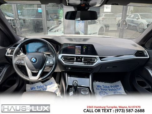 Used 2019 BMW 330i xDrive Sedan w/ Premium Package AWD/4WD image 17