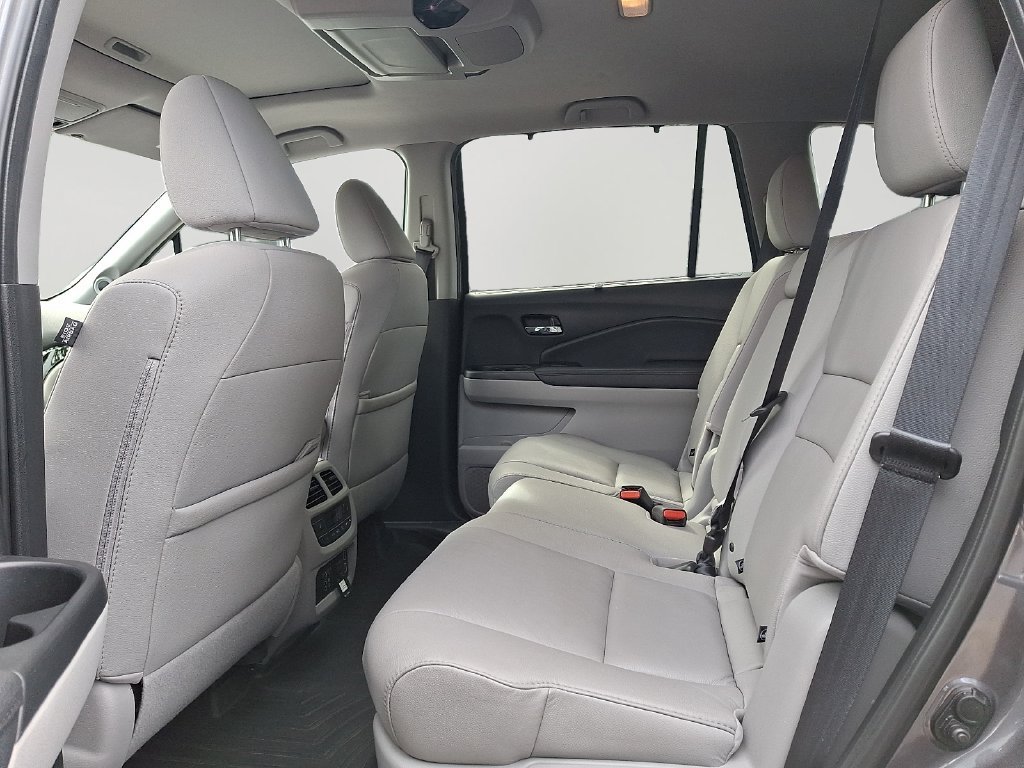Used 2021 Honda Pilot Touring image 8
