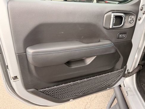 Used 2023 Jeep Wrangler Rubicon w/ Steel Bumper Group image 14