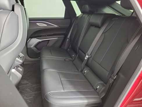 Used 2024 Cadillac Lyriq Luxury RWD image 11