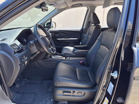 Used 2021 Honda Pilot Touring image 16