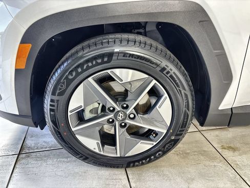 Used 2025 Hyundai Tucson SEL FWD image 19