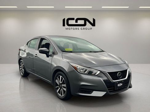 Used 2021 Nissan Versa SV FWD image 3