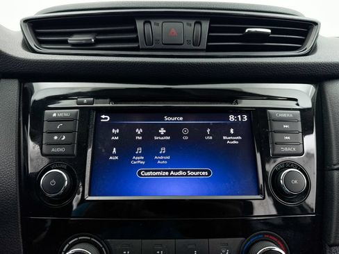 Used 2018 Nissan Rogue S AWD/4WD image 16