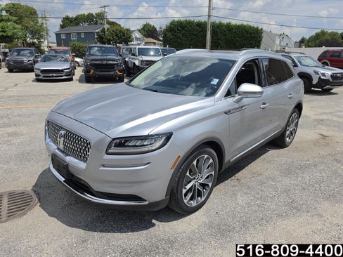 Used 2023 Lincoln Nautilus Reserve AWD/4WD image 9