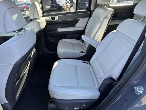 Used 2025 Hyundai Santa Fe Calligraphy image 21