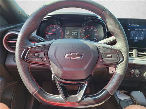 Used 2025 Chevrolet Trax RS w/ Driver Confidence Package FWD image 18