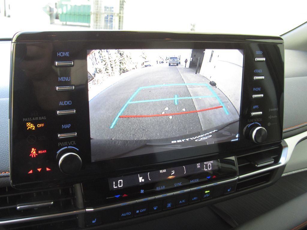 Used 2024 Toyota Sienna XSE AWD/4WD image 38