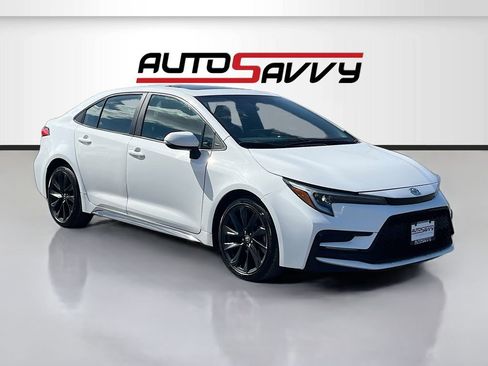 Used 2024 Toyota Corolla SE w/ SE Premium Package FWD image 1