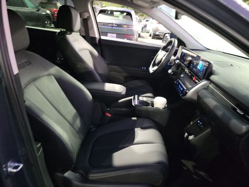 Used 2025 Hyundai Ioniq 5 SEL image 18