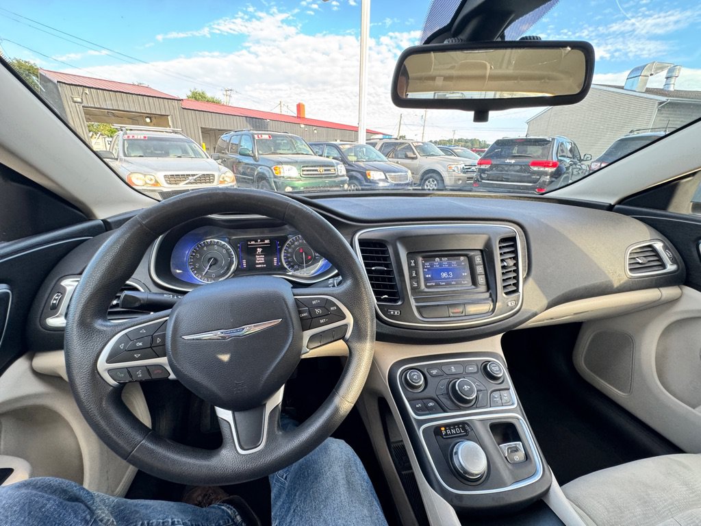 Used 2015 Chrysler 200 Limited FWD image 13