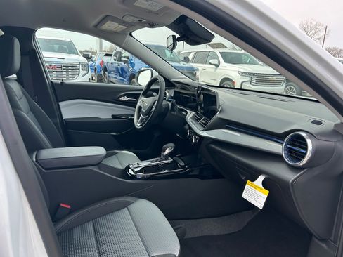 New 2026 Chevrolet Trax LT w/ Driver Confidence Package image 13