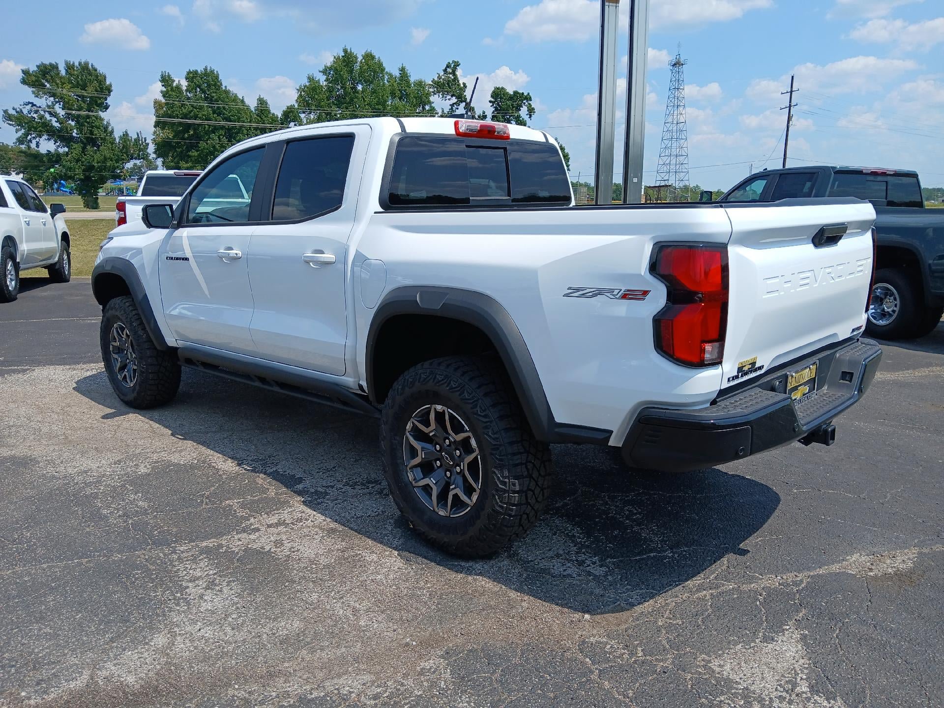 New 2026 Chevrolet Colorado ZR2 w/ Technology Package AWD/4WD image 3