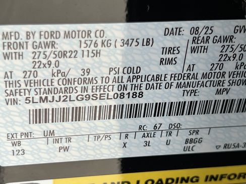 Used 2025 Lincoln Navigator Reserve AWD/4WD image 30