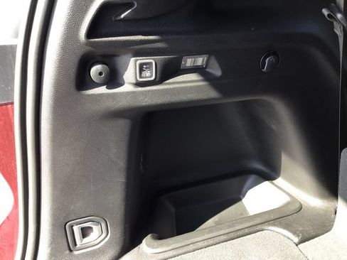 Used 2022 Jeep Grand Cherokee L Laredo w/ Luxury Tech Group I RWD image 46