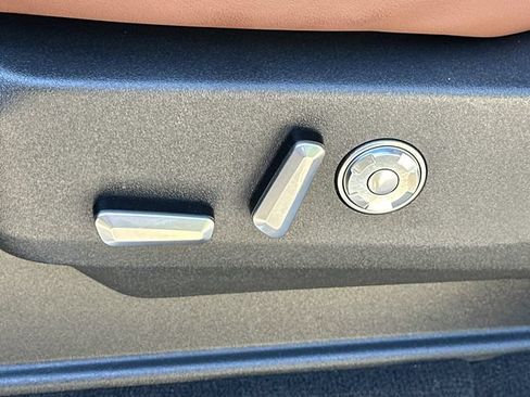 Used 2025 Lincoln Navigator L Reserve AWD/4WD image 39