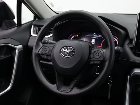 Used 2025 Toyota RAV4 LE FWD image 27