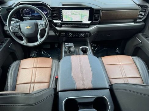 Certified 2025 Chevrolet Silverado 1500 High Country AWD/4WD image 11