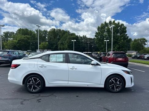 Used 2025 Nissan Sentra SV FWD image 5