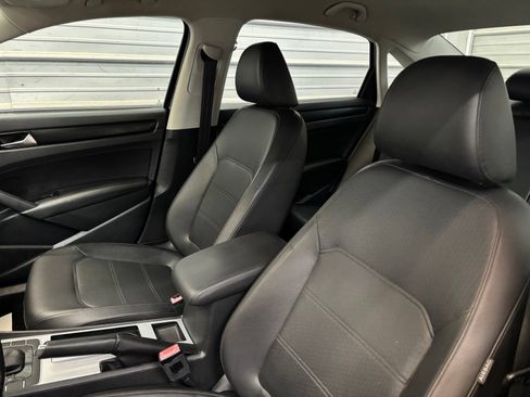 Used 2012 Volkswagen Passat 2.5 SE FWD image 11