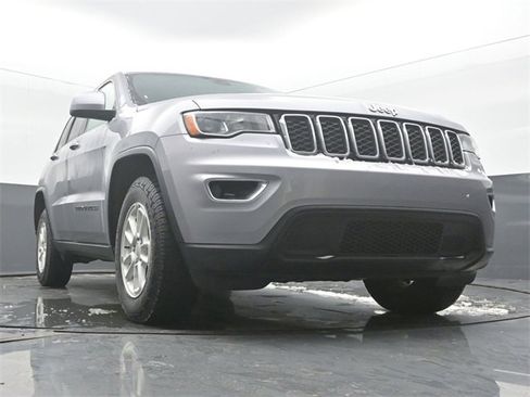 Used 2018 Jeep Grand Cherokee Laredo image 49