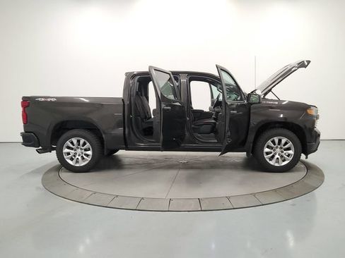 Used 2021 Chevrolet Silverado 1500 Custom AWD/4WD image 16