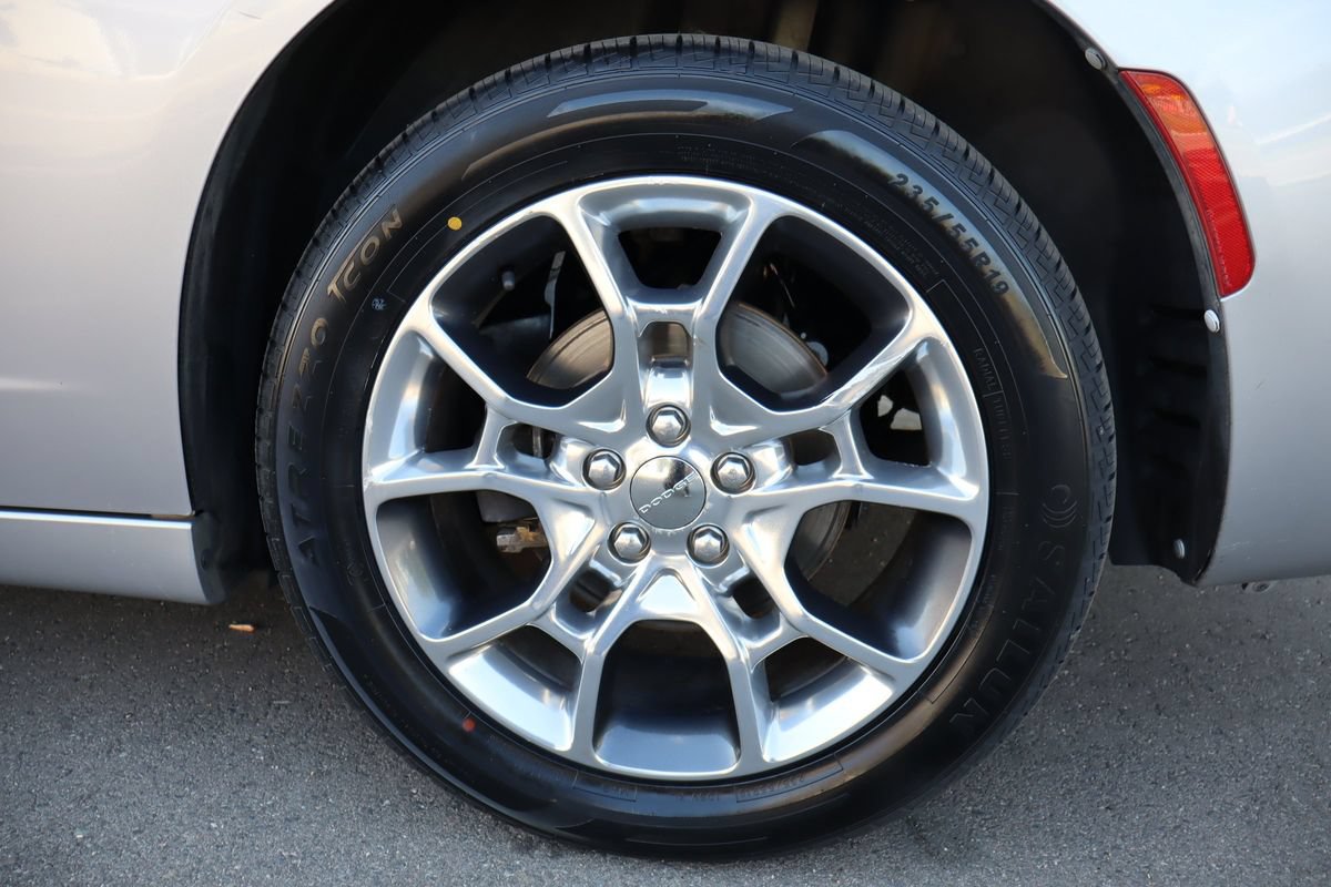 Used 2015 Dodge Charger SXT w/ AWD Plus Group image 40