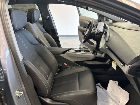 New 2025 Cadillac Optiq Luxury 1 w/ LPO, ONYX Package image 33