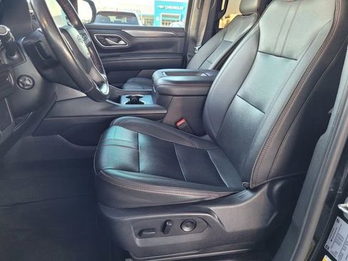 Used 2022 Chevrolet Suburban RST w/ Luxury Package image 14