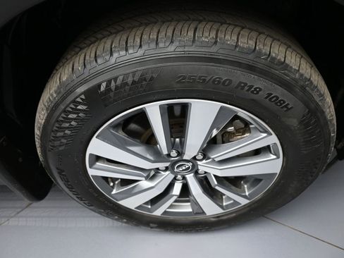 Used 2024 Nissan Pathfinder SL AWD/4WD image 13
