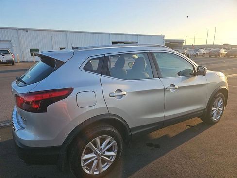 Used 2017 Nissan Rogue Sport SV w/ SV Premium Package image 4