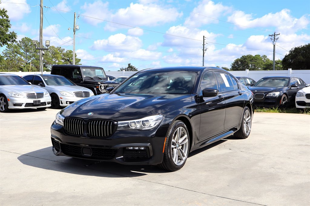 Used 2019 BMW 740i w/ Executive Package RWD image 3