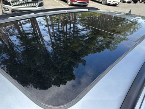 Used 2020 Volkswagen Tiguan SE image 15