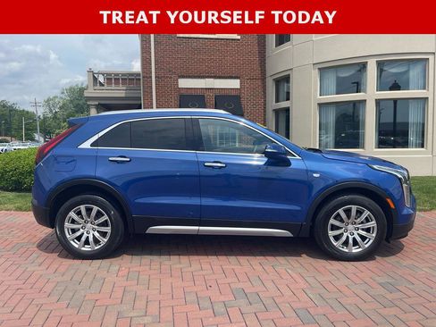 Used 2023 Cadillac XT4 Premium Luxury w/ Cold Weather Package AWD/4WD image 7