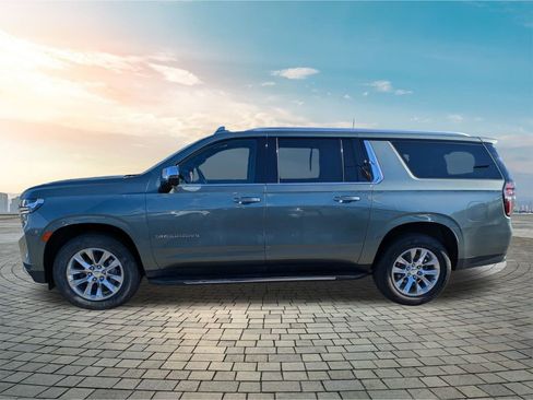 Used 2023 Chevrolet Suburban Premier image 9