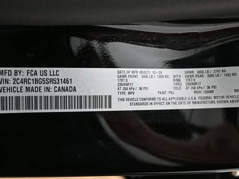 Used 2025 Chrysler Pacifica Select FWD image 42