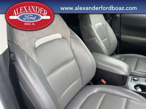 Used 2025 Ford Bronco Sport Badlands image 17