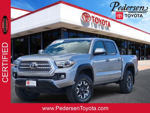 Certified 2017 Toyota Tacoma TRD Off-Road AWD/4WD image 1